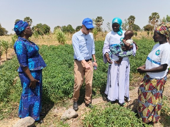 VISITE DE L’AMBASSADEUR DE L’UNION EUROPEENNE A NANERGOU : UN SOUTIEN CONCRET A L’AUTONOMISATION DES FEMMES REFUGIEESET HÔTES 4 CFSPC SAVANES